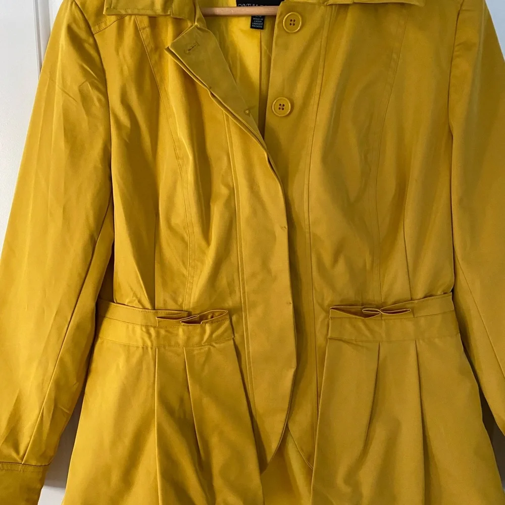 Yellow light jacket - Picture 3 of 4